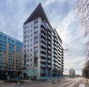 Монтаж на еталбонд.